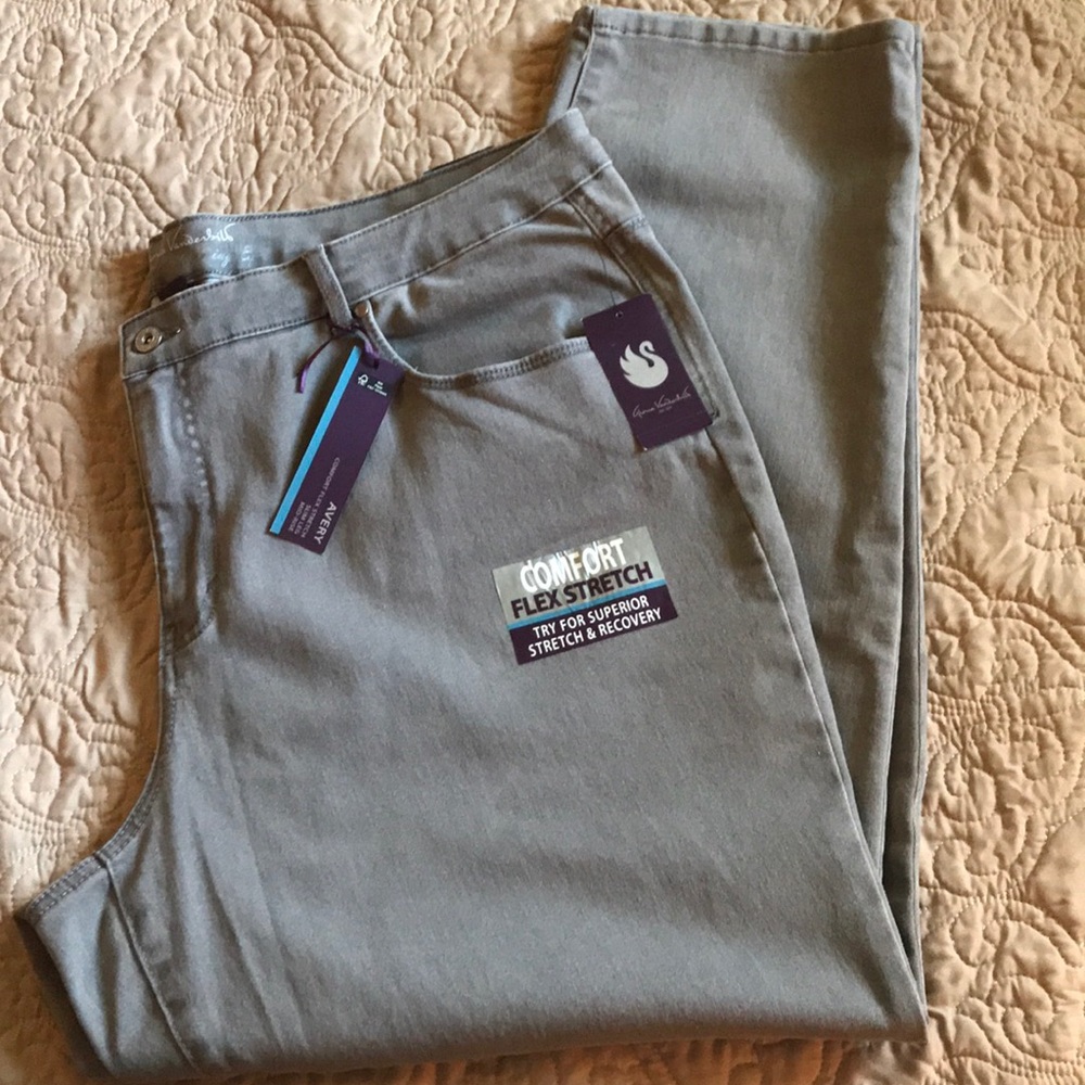 🖤 Gray Gloria Vanderbilt Jeans
